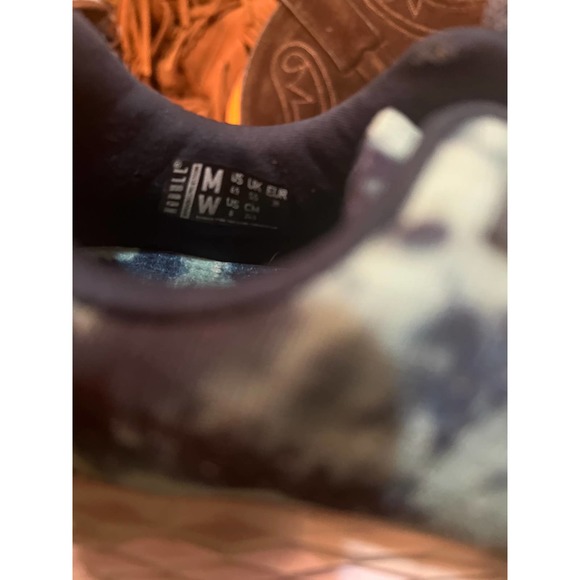 Stylish Athletic Shoes in Blue Tie-Dye - Picture 8 of 10